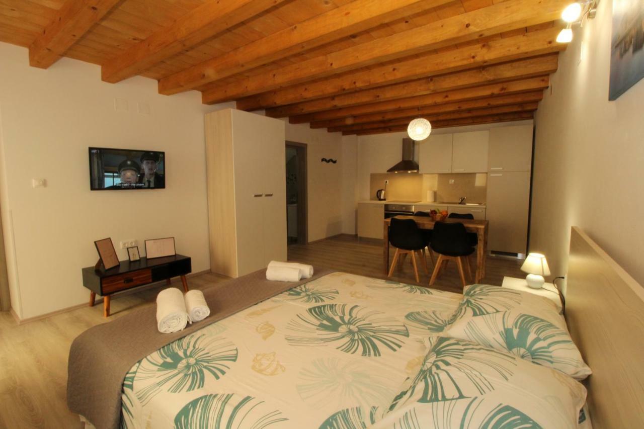 Apartments Bella พาก ภายนอก รูปภาพ