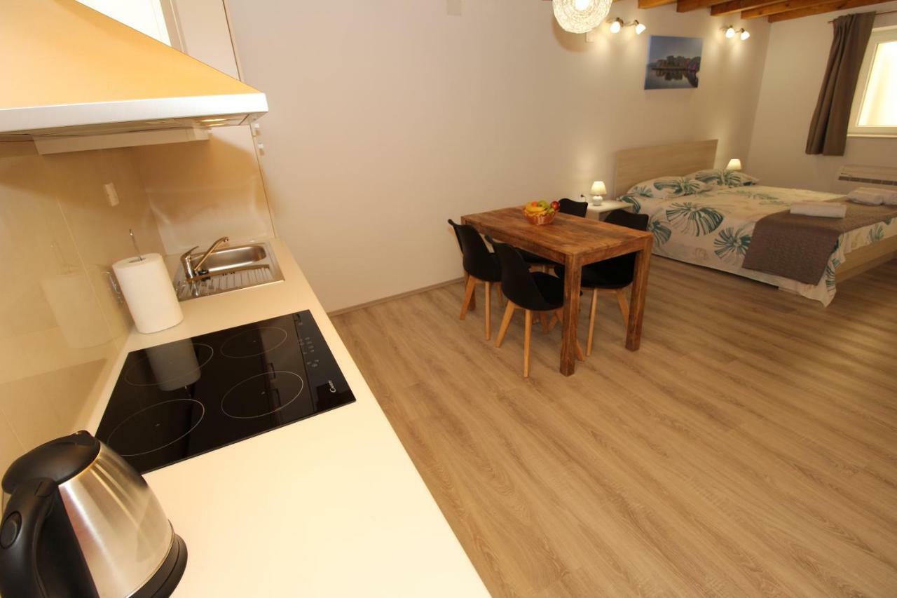 Apartments Bella พาก ภายนอก รูปภาพ
