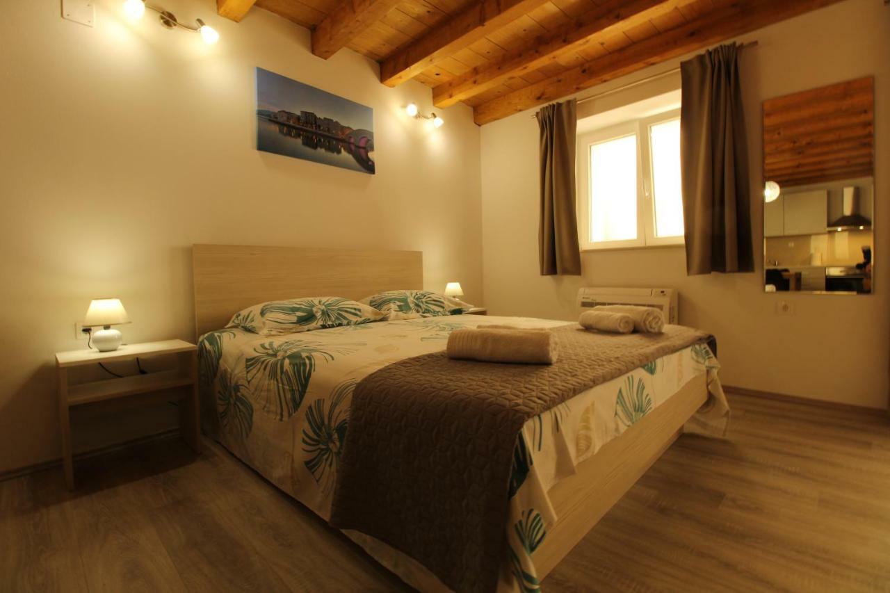 Apartments Bella พาก ภายนอก รูปภาพ