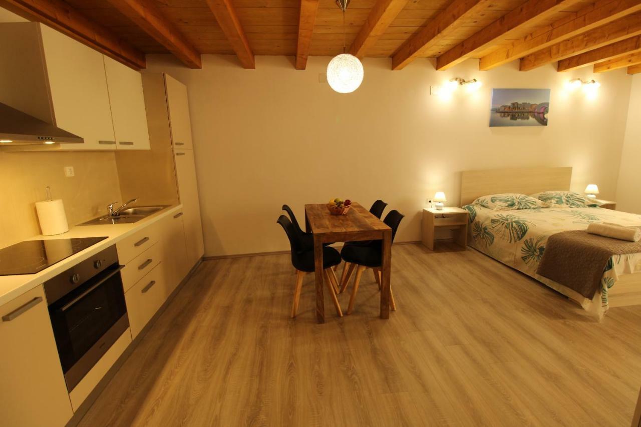 Apartments Bella พาก ภายนอก รูปภาพ