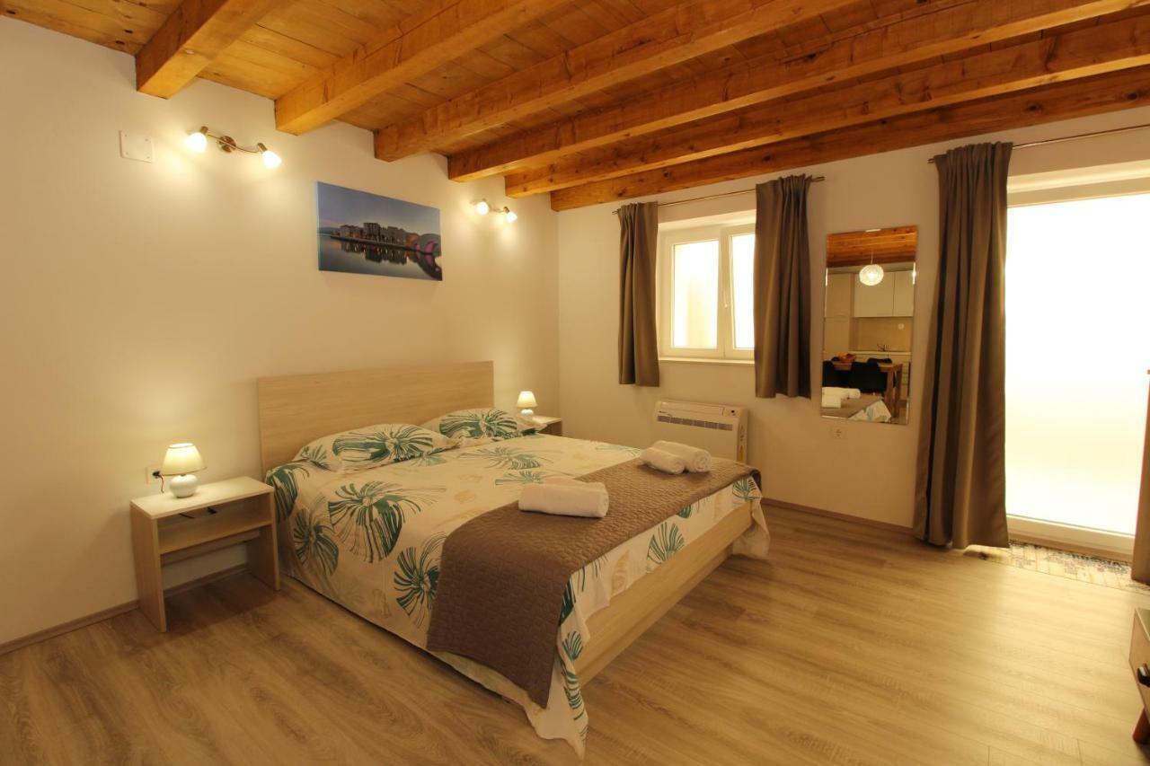 Apartments Bella พาก ภายนอก รูปภาพ
